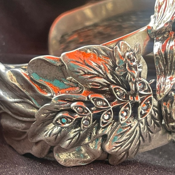 Kirks Folly Lion Cuff Bracelet Silvertone with Crystals - Picture 4 of 9